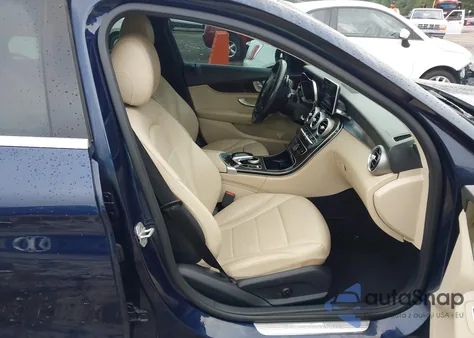 2015 Mercedes-Benz C 300 4Matic/Luxury 4Matic/Sport 4Matic z USA, uszkodzony, nr VIN 55SWF4KB6FU038890